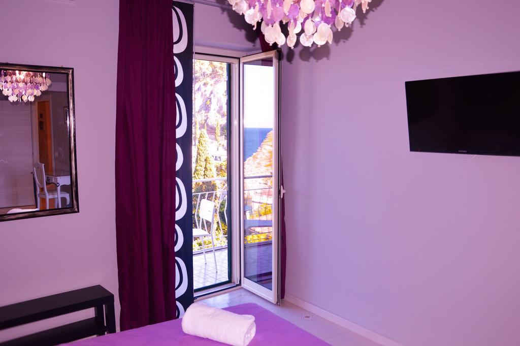 B&B A Due Passi Dal Mare Taormina Exteriör bild